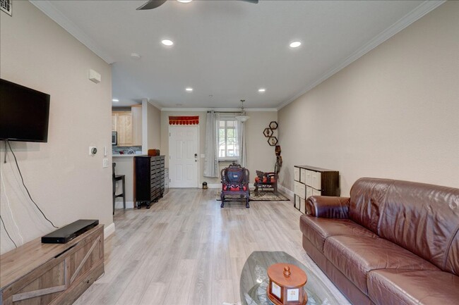 Building Photo - 3850 Elijah Ct