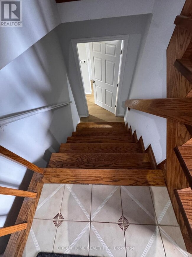 Building Photo - 2838 Kingsberry Crescent