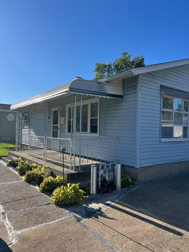 Primary Photo - 68 Bellhurst Rd