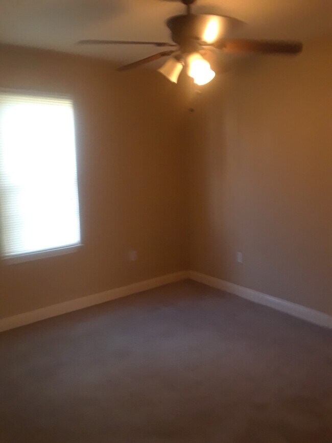 Building Photo - 4322 Dreux Ave