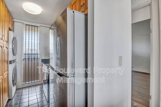 Building Photo - 4300 Waialae Ave