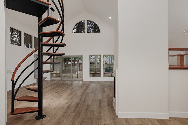 Building Photo - 21 N Mossrock Rd