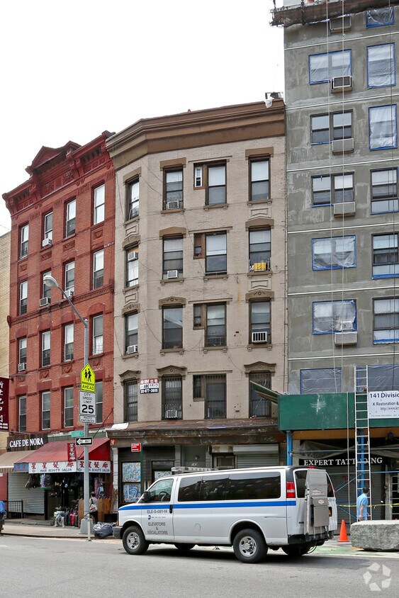 Foto del edificio - 143 Division St