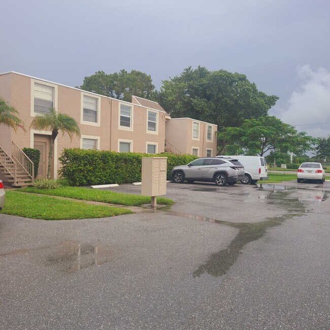 Building Photo - 7875 Margate Blvd