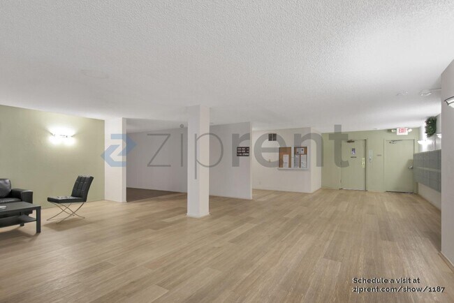Building Photo - 965 Shorepoint Ct