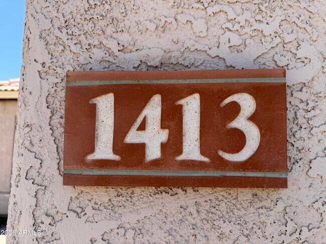 Building Photo - 1413 W Orchid Ln
