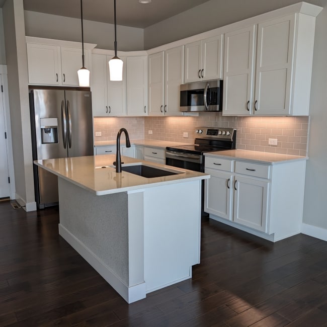 Building Photo - 5055 River Roads Dr