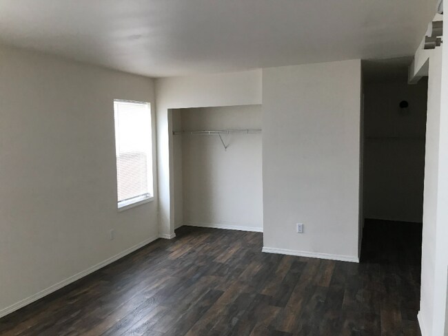 Foto del edificio - 511 E 1st St