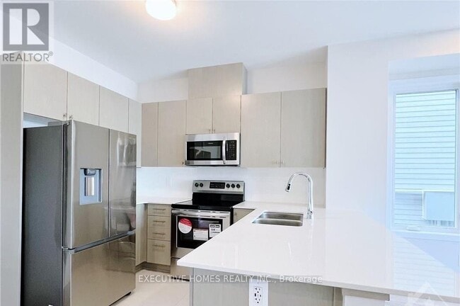 Building Photo - 830 Bascule Pl
