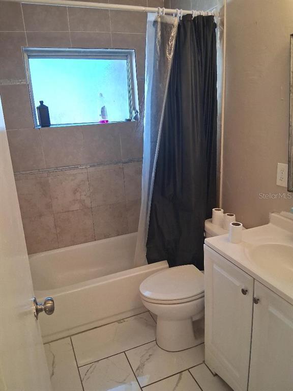 Foto del edificio - 935 Grey Oak Ct