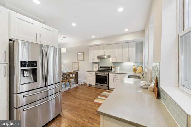 Foto del edificio - 1305 C St NE