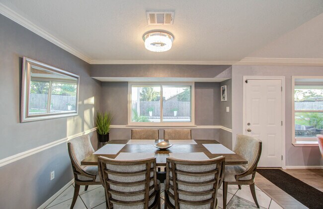 Foto del edificio - 10606 Kirkwren Dr