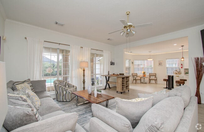 Building Photo - 15627 Twisting Springs Dr