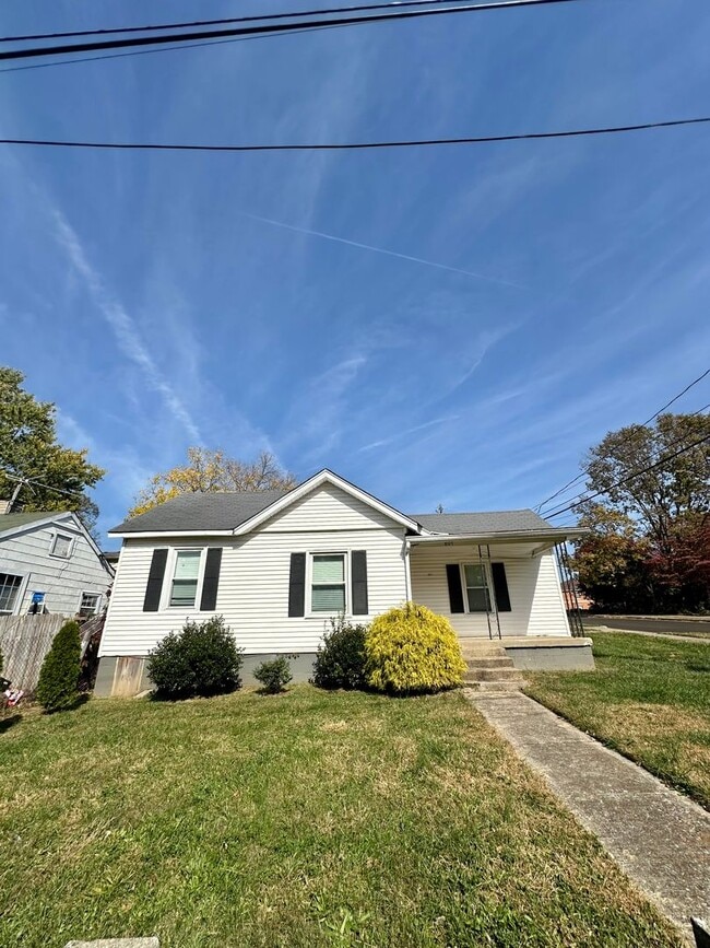 Photo - 601 Addison Avenue House