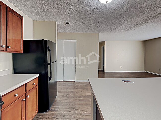 Building Photo - 8629 Blooming Grove Dr
