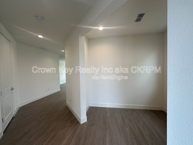 Foto del edificio - 657 Heathridge St