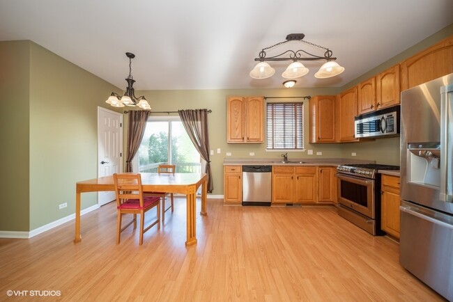 Building Photo - 253 Evergreen Cir