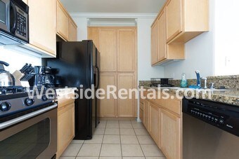 Primary Photo - 1022 Tiverton Ave
