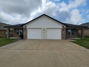 Building Photo - 2604 Seabiscuit Dr