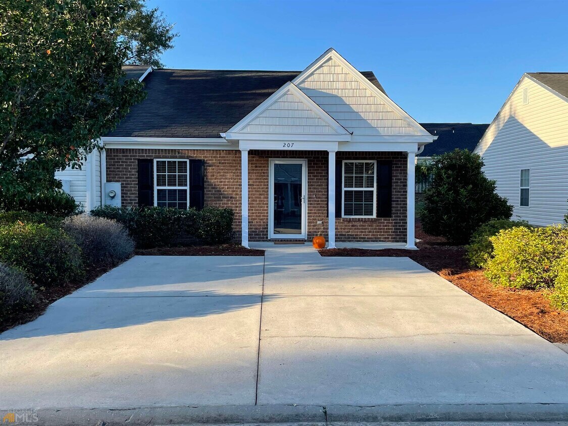 207 Sunview Dr, Statesboro, GA 30458 Room for Rent in Statesboro, GA
