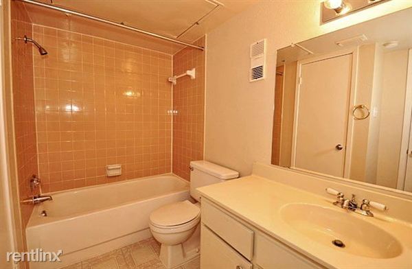 Building Photo - 9700 Glenfield Ct