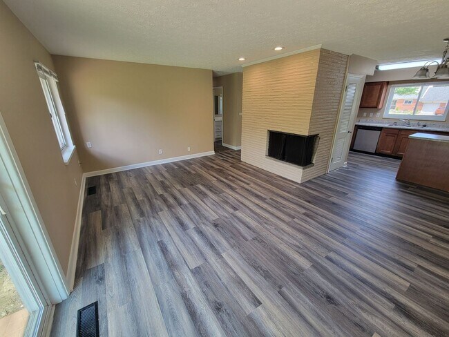 Building Photo - 924 East Stroop Rd 3BR/1BA (Dayton)