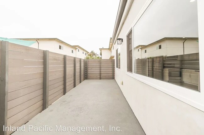 Foto del edificio - 1351 Manhattan Beach Blvd