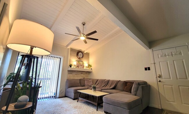 Living room - 8600 Fathom Cir