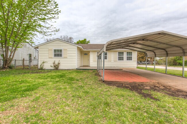 Foto del edificio - 404 S 200th E Ave