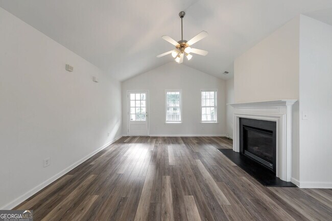 Building Photo - 196 Highland Falls Dr