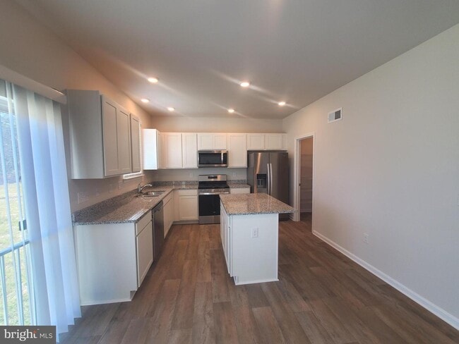 Building Photo - 77 BUNCHBERRY Ct
