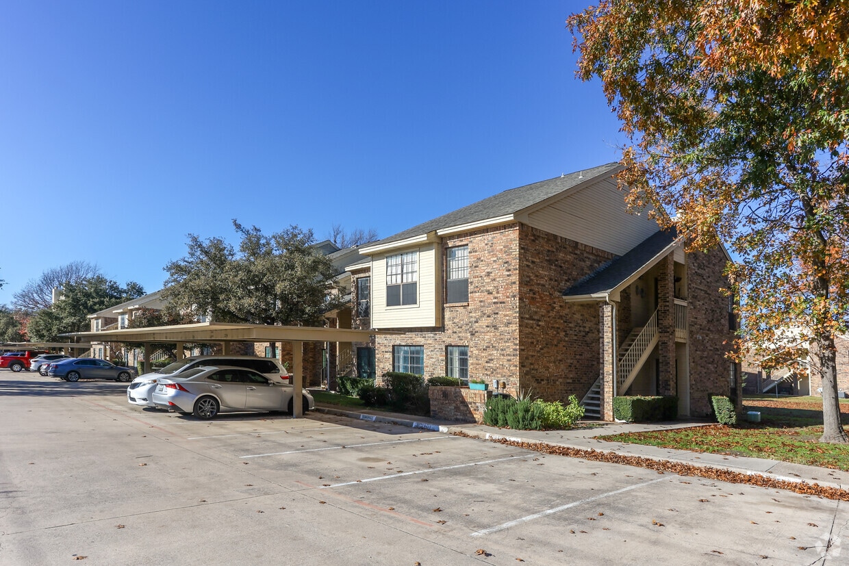 Building Photo - Cobblestone Condominiums