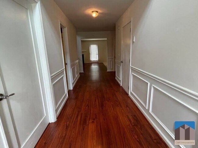 Foto del edificio - 4331 Ash Tree St