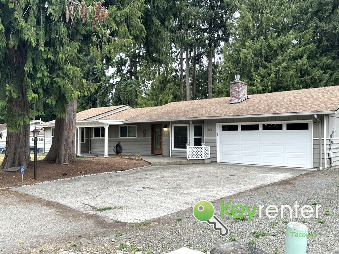 Primary Photo - Unique and Distinctive 3Bed/2Bath Puyallup...