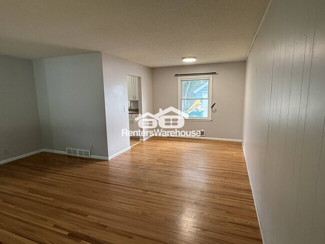 Foto del edificio - 6301 Russell Ave S