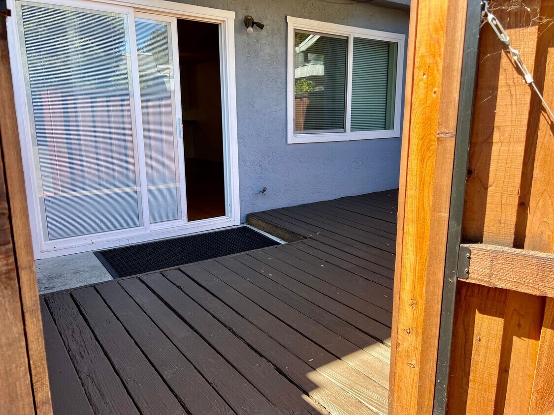 Foto principal - 544 Racquet Club Cir
