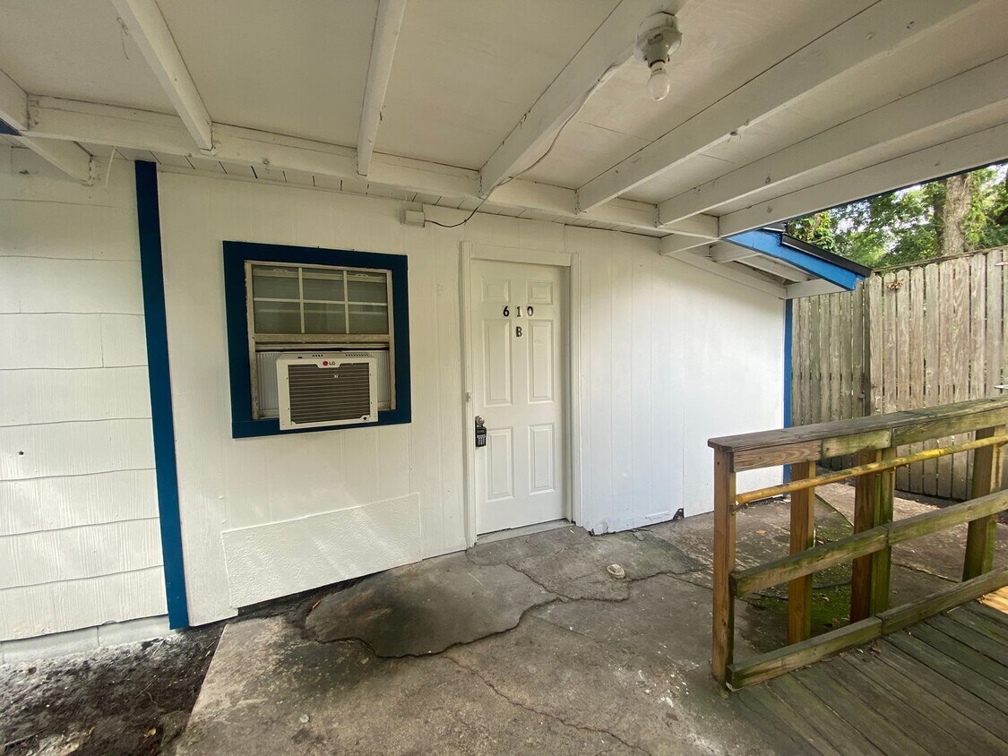 Primary Photo - 610 Edgewood Ave S