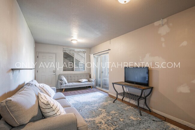 Foto del edificio - 884 E 700 N