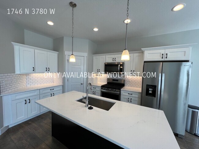 Foto del edificio - Stunning 4 Bedroom Lehi Townhome! No Depos...
