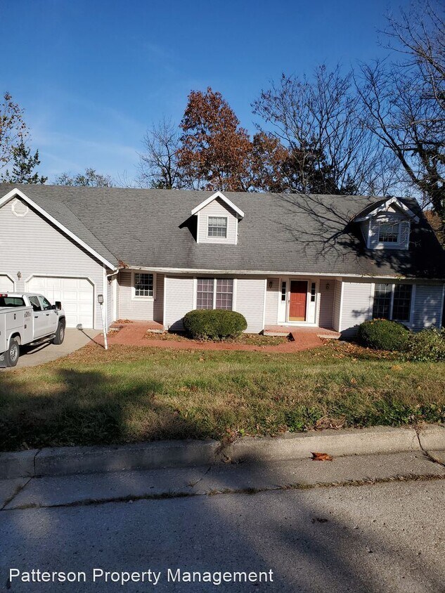 Primary Photo - 4 br, 3.5 bath House - 835 Maywood