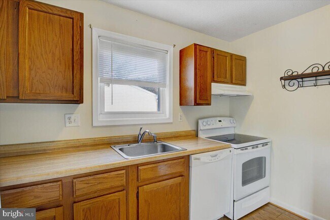 Foto del edificio - 14152 Spring Branch Dr
