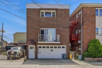 Building Photo - 412 Walker St
