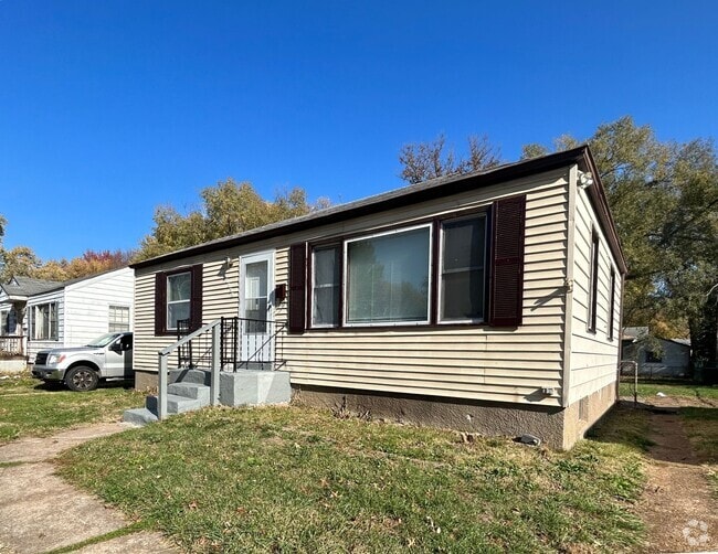 Berkeley Orchards Apartments under 900 Berkeley, MO 4 Rentals