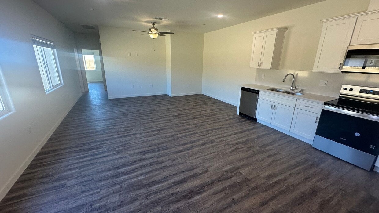 Primary Photo - Coyote Run Duplexes 9004