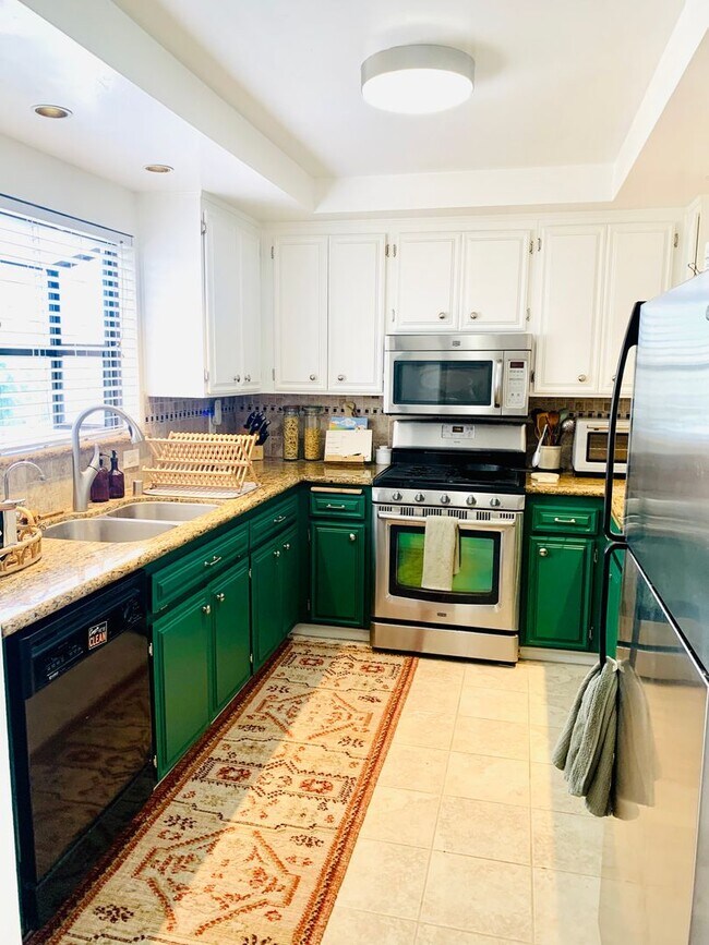Building Photo - BEAUTIFUL 2BD/2.5BA Condo Coming Soon in N...