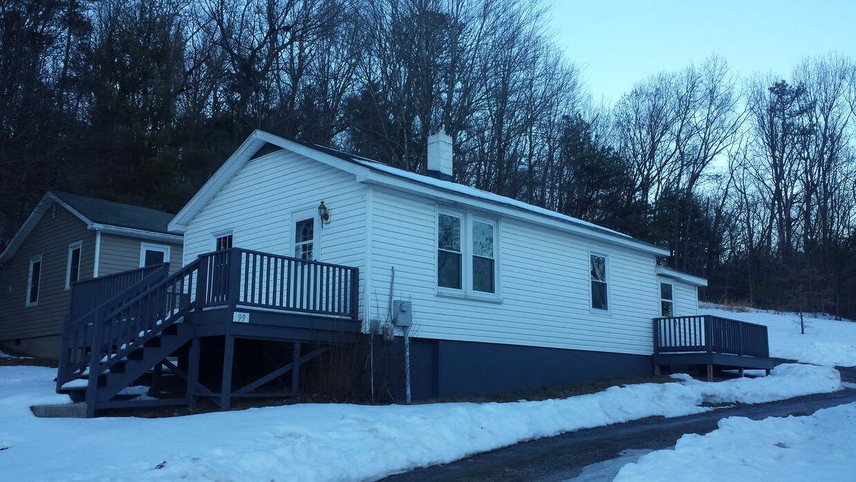 Foto principal - 99 Sharp Hill Ln