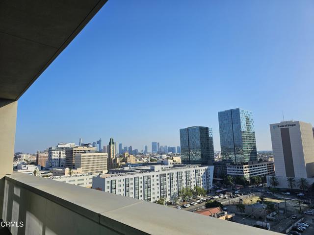 Foto del edificio - 3223 W 6th St