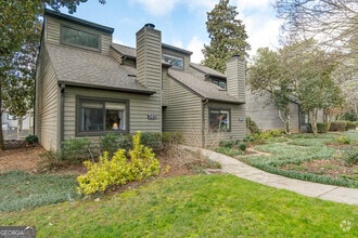 Building Photo - 302 Cedar Chase Cir NE