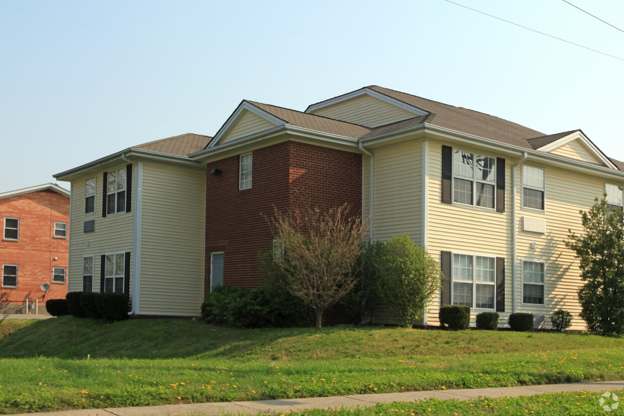 Building Photo - Marian Manor Apartments