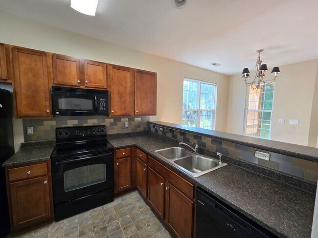 Foto del edificio - 617 Woodson Dr